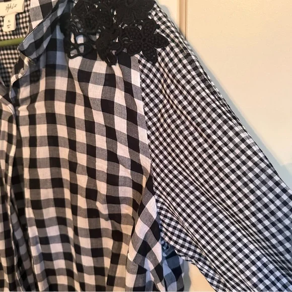 Style & Co XL BLACK & WHITE SHIRT WITH EMBROIDERY - Picture 5 of 8